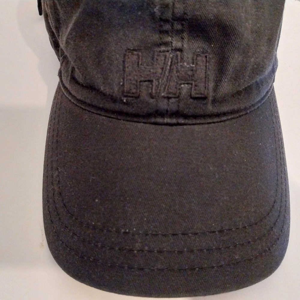 Helly Hansen Black Cap